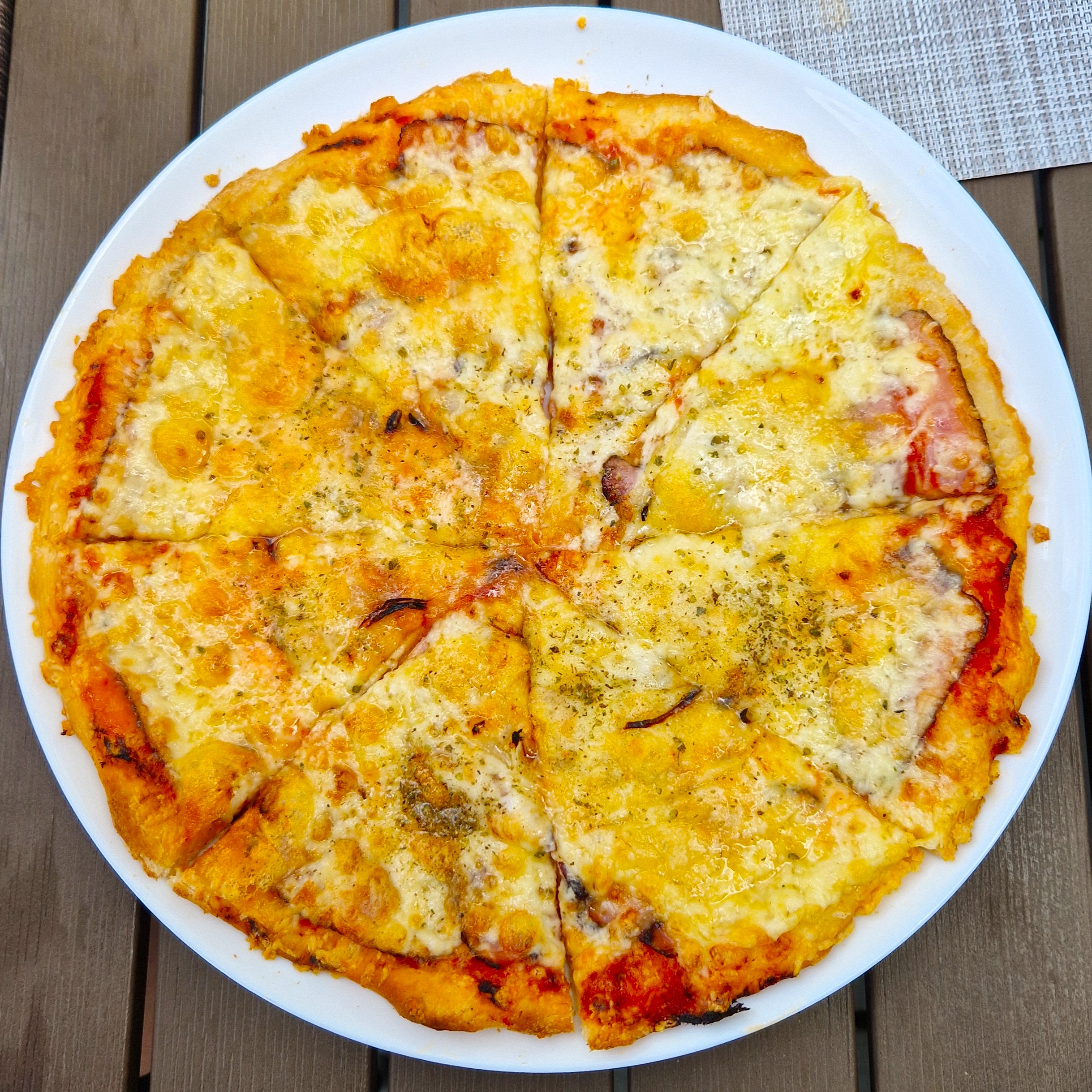 Tvarůžková pizza